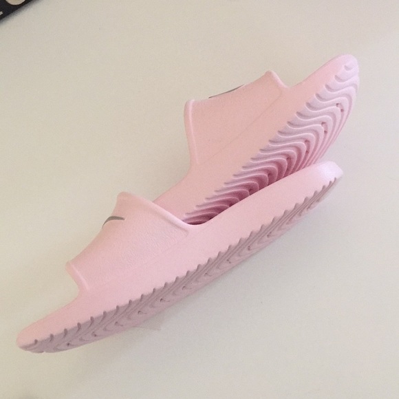 Nike woman’s Kawa Shower Slides Slip on size 8 - Picture 6 of 6